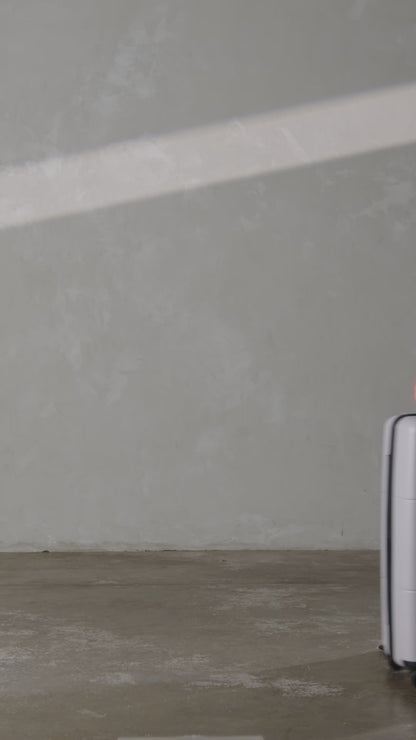 Check-In Large in Pebble